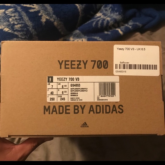 Yeezy 700 v3 safflower size 7 - Picture 4 of 5